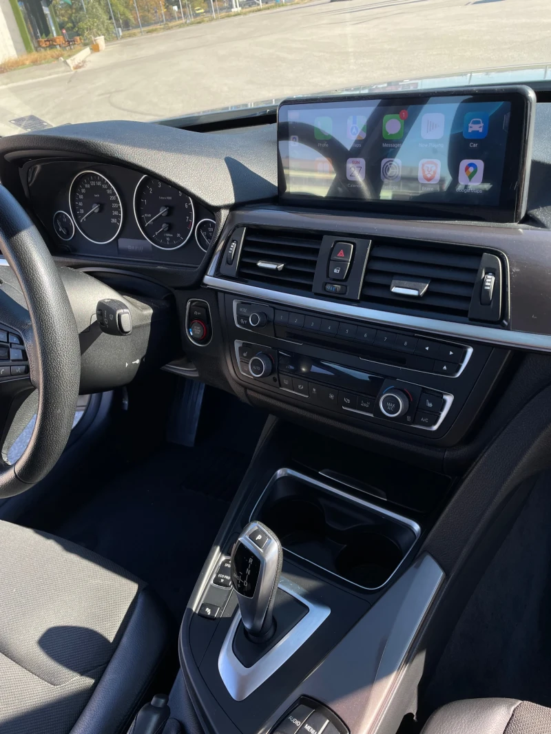 BMW 320 Apple Carplay. Амбиентно осветление, снимка 12 - Автомобили и джипове - 48786312