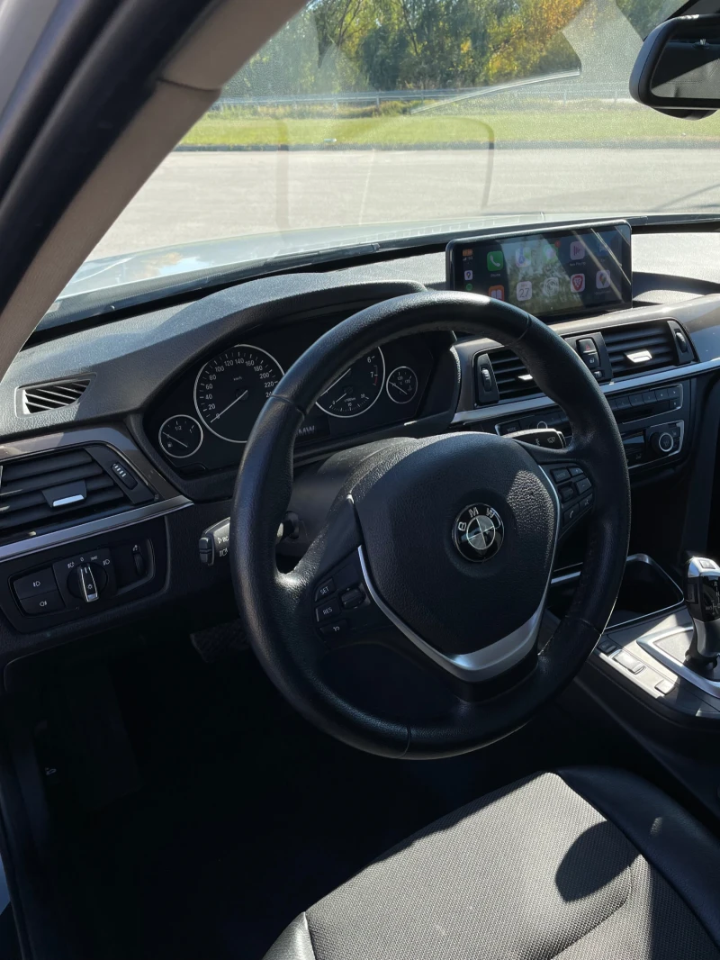 BMW 320 Apple Carplay. Амбиентно осветление, снимка 17 - Автомобили и джипове - 48786312