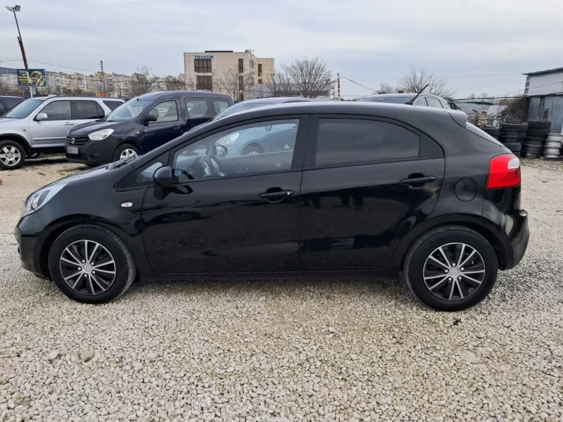 Kia Rio 1.4, снимка 8 - Автомобили и джипове - 48906620