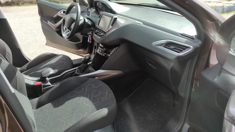 Peugeot 2008 1.2 EORO 5B, снимка 10 - Автомобили и джипове - 49636656