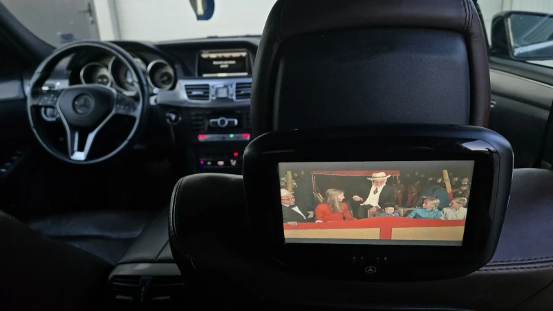 Mercedes-Benz E 350 9G-TRONIC, Обслужен, снимка 8 - Автомобили и джипове - 53095191
