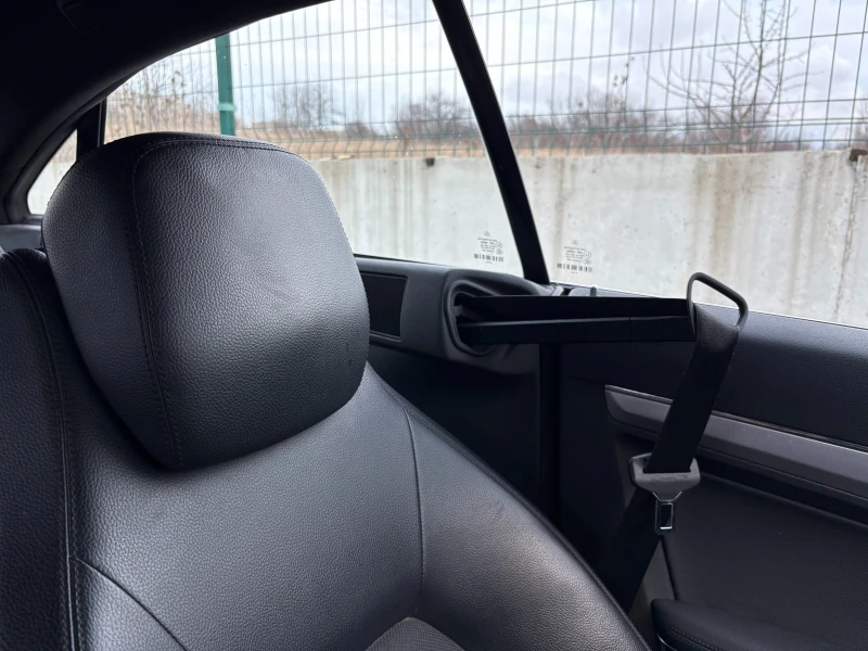 Mercedes-Benz E 220 CDI Coupe, снимка 12 - Автомобили и джипове - 53214688