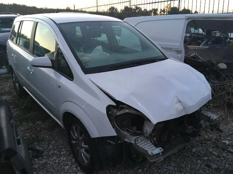 Opel Zafira 1.7cdti 125 7 места, снимка 1 - Автомобили и джипове - 46964098