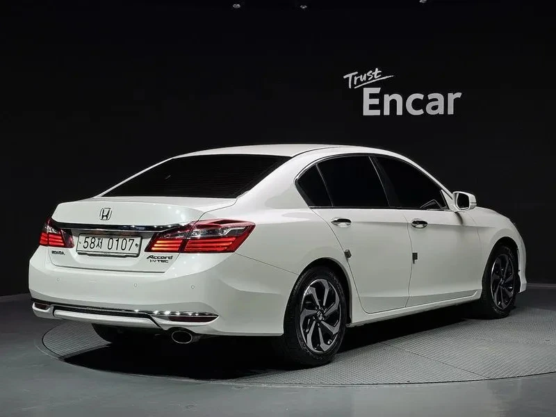Honda Accord 2.4 9Th Gen , снимка 2 - Автомобили и джипове - 55429463