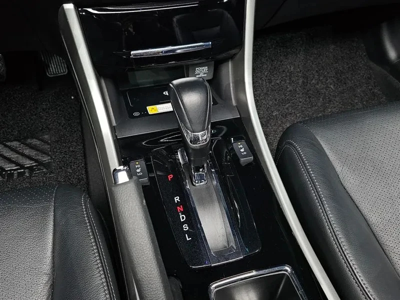 Honda Accord 2.4 9Th Gen , снимка 7 - Автомобили и джипове - 55429463