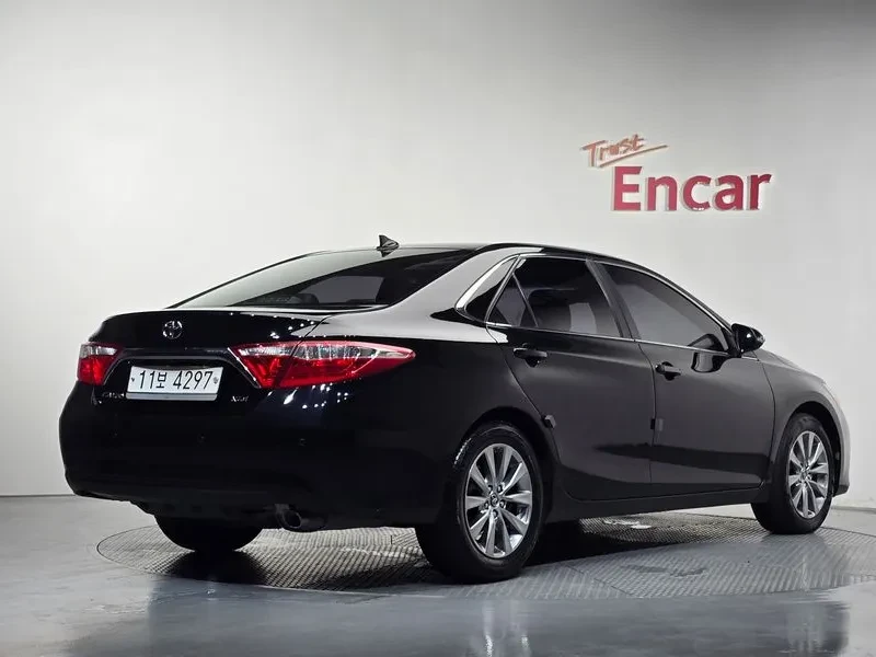 Toyota Camry 2.5 Xle, снимка 2 - Автомобили и джипове - 55833719