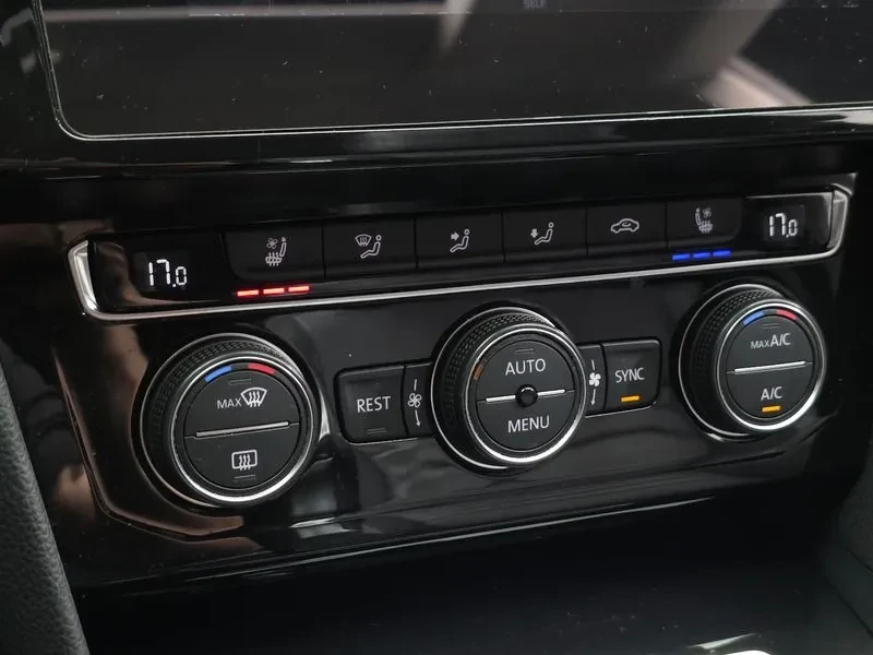 VW Arteon 2.0 Tdi Premium, снимка 17 - Автомобили и джипове - 56652318