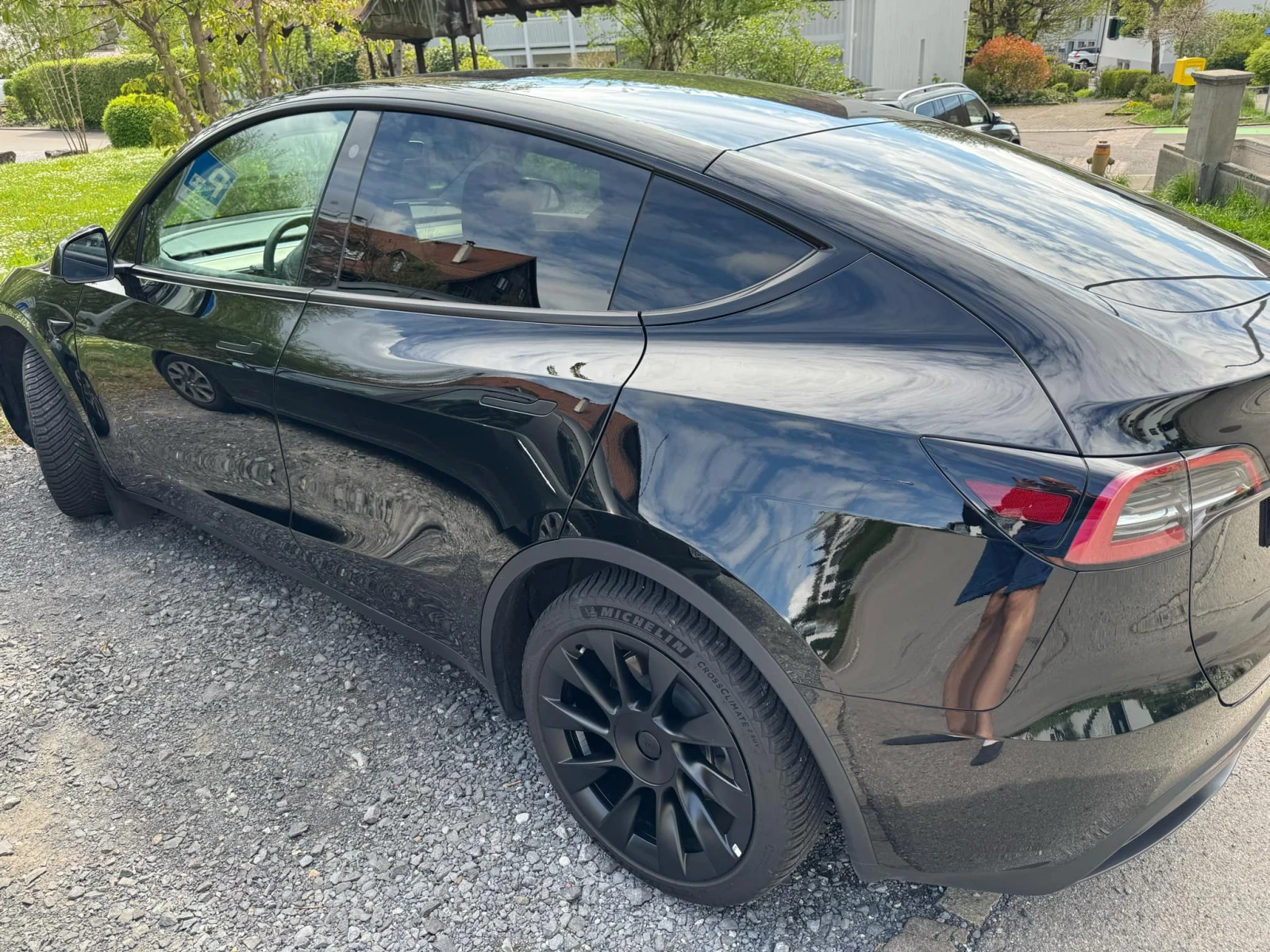 Tesla Model Y RWD - изображение 4