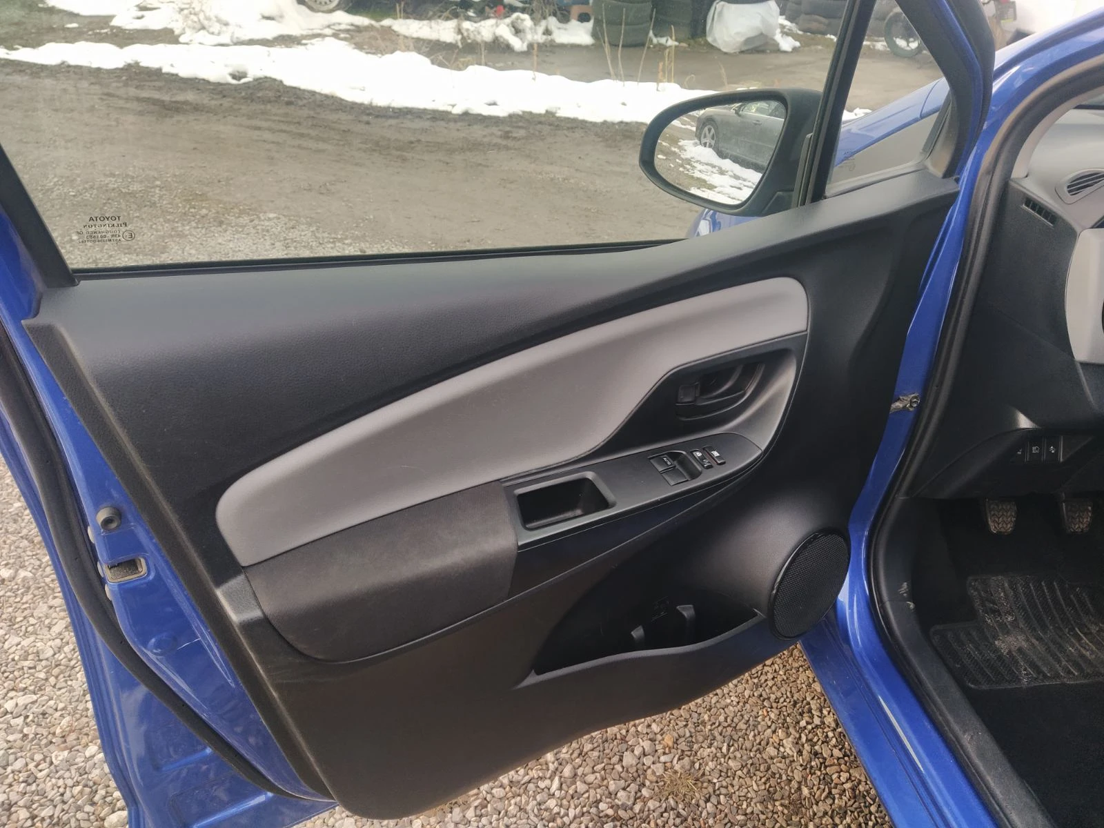 Toyota Yaris 1.5 VVT-I - изображение 9