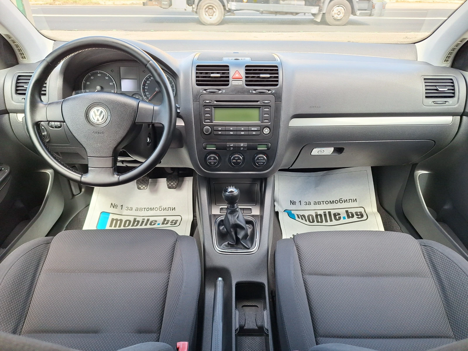 VW Golf 1.6 116ks Italia! | Mobile.bg — изображение 11