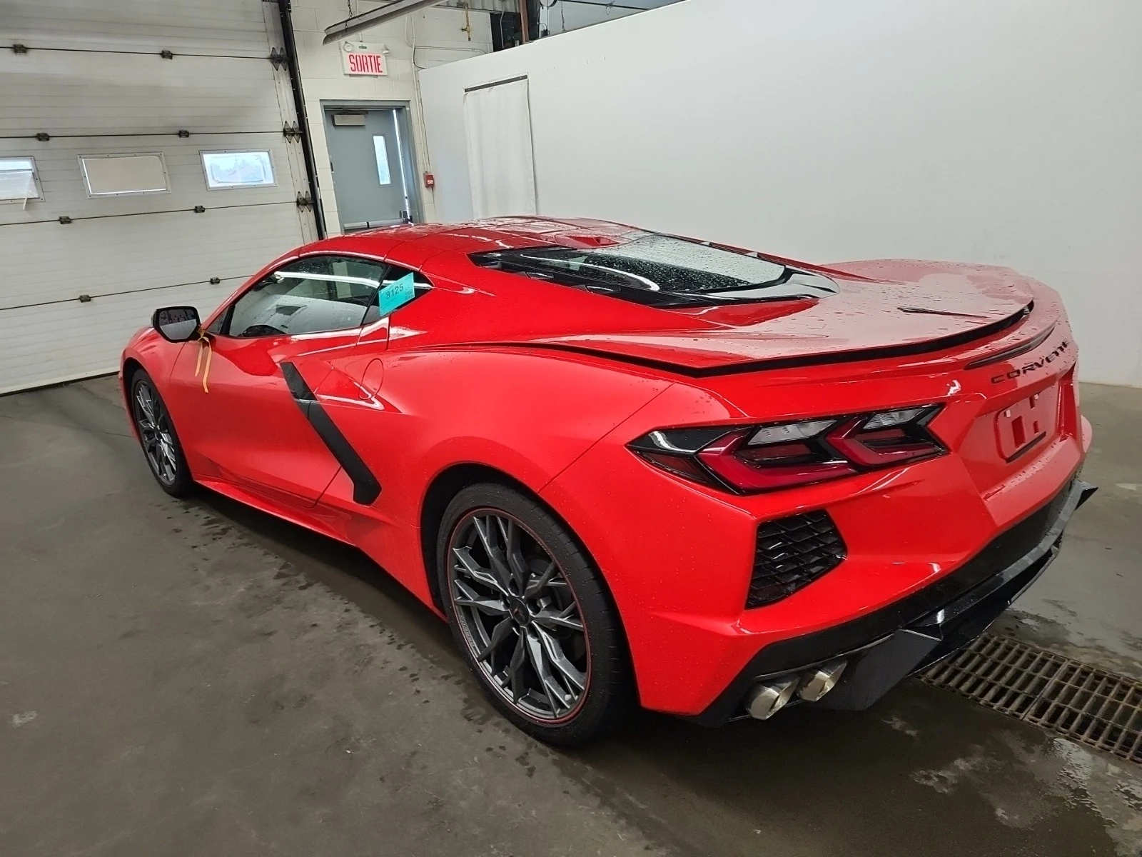 Chevrolet Corvette Stingray 1LT (C8) * * CARFAX * * АВТО КРЕДИТ * *  - изображение 4