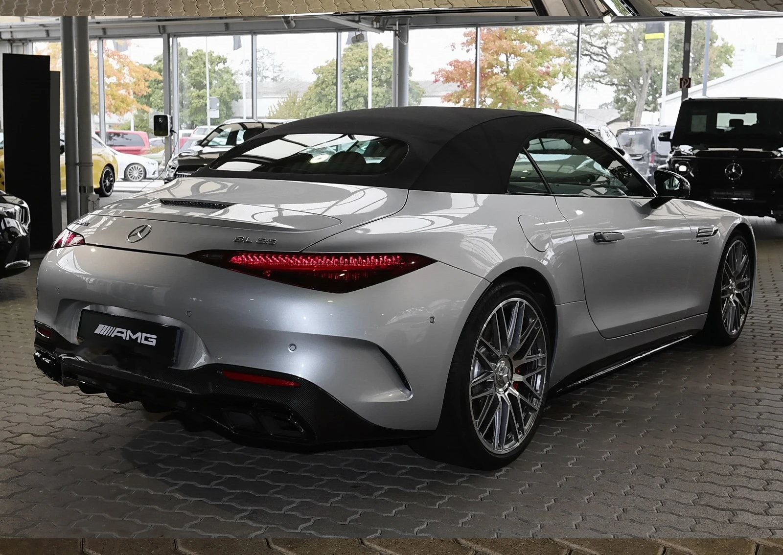 Mercedes-Benz SL 55 AMG 4MATIC - изображение 4