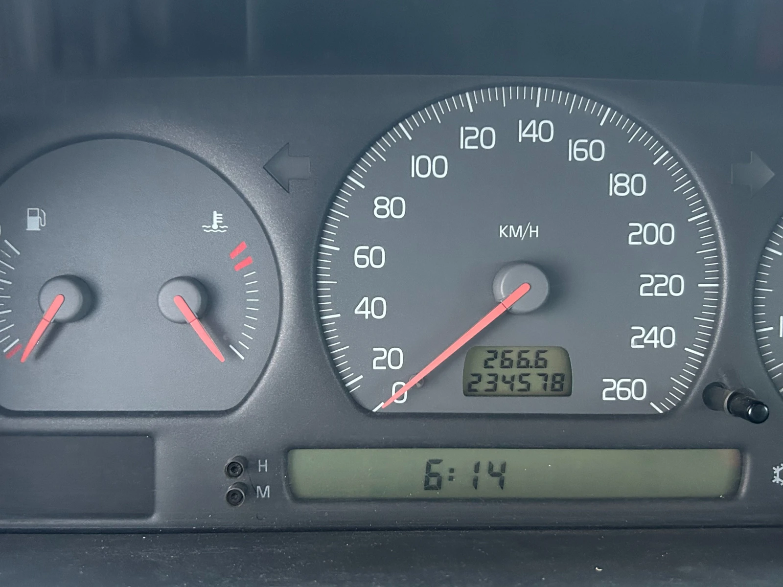 Volvo V70, снимка 9 - Автомобили и джипове - 53753625