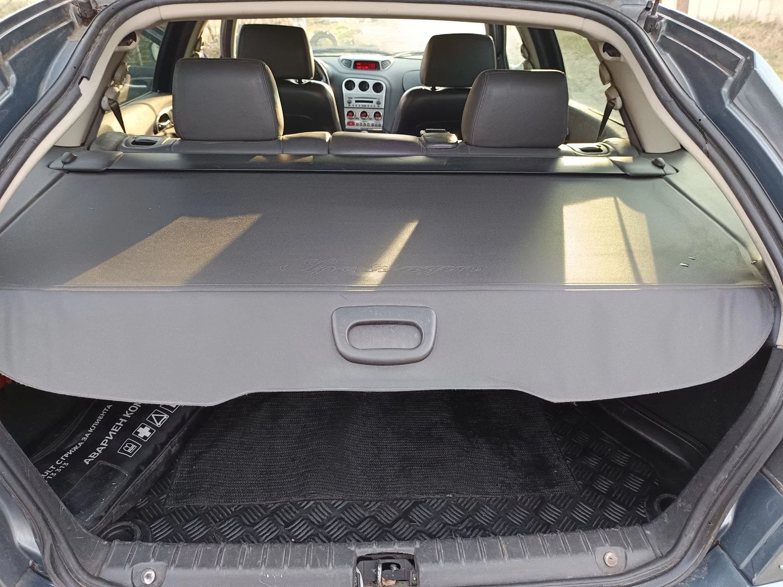 Alfa Romeo 156 sportwagon 1.9JTD, снимка 11 - Автомобили и джипове - 53901703