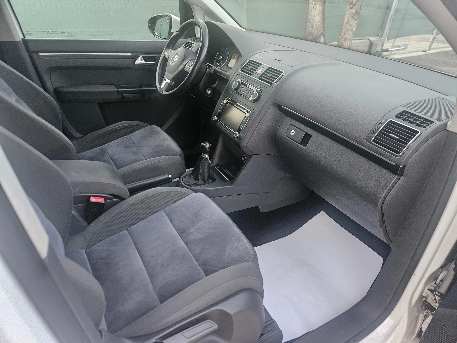 VW Touran 1.4i  МЕТАН!!!  6ck!!!, снимка 8 - Автомобили и джипове - 53906030