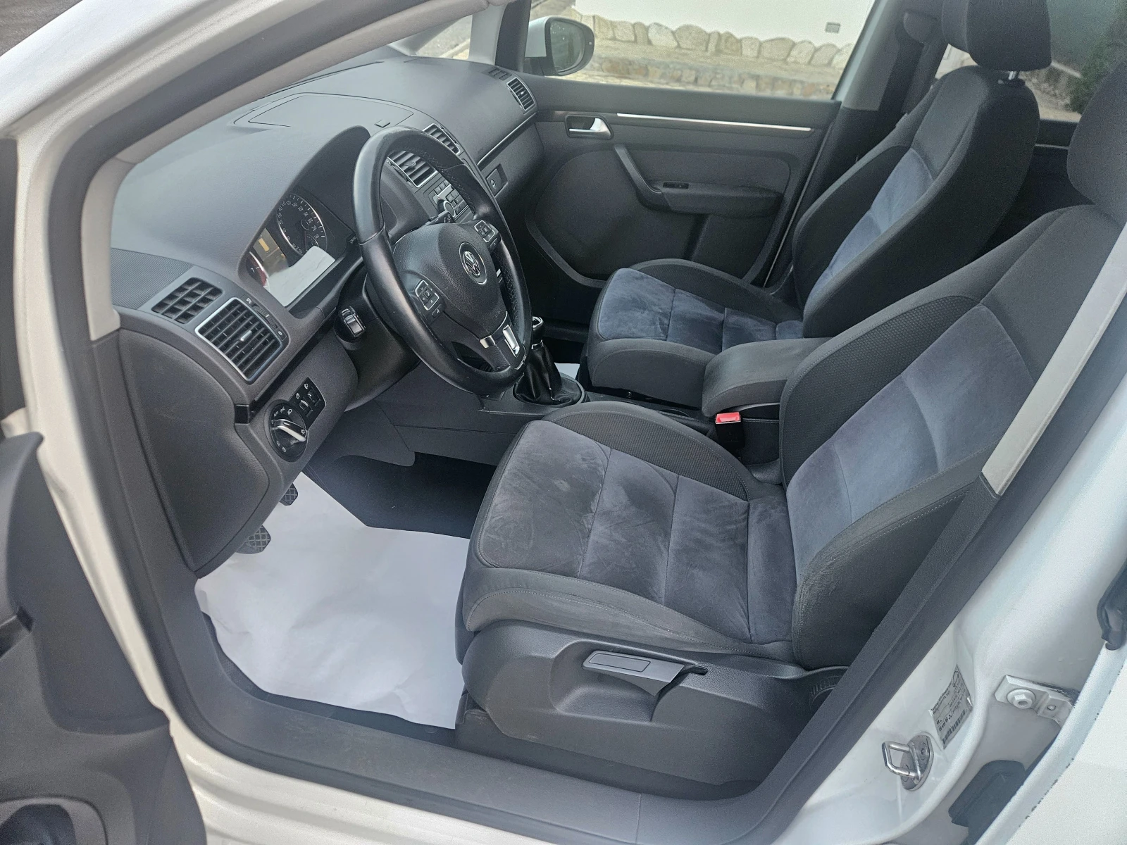 VW Touran 1.4i  МЕТАН!!!  6ck!!!, снимка 5 - Автомобили и джипове - 53906030