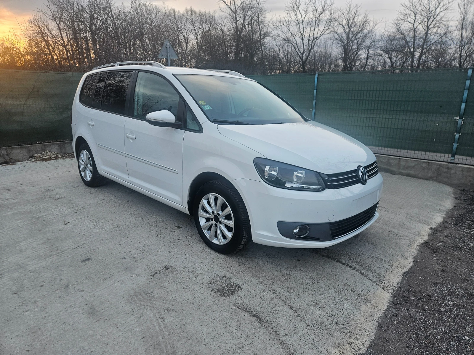 VW Touran 1.4i  МЕТАН!!!  6ck!!!, снимка 2 - Автомобили и джипове - 53906030