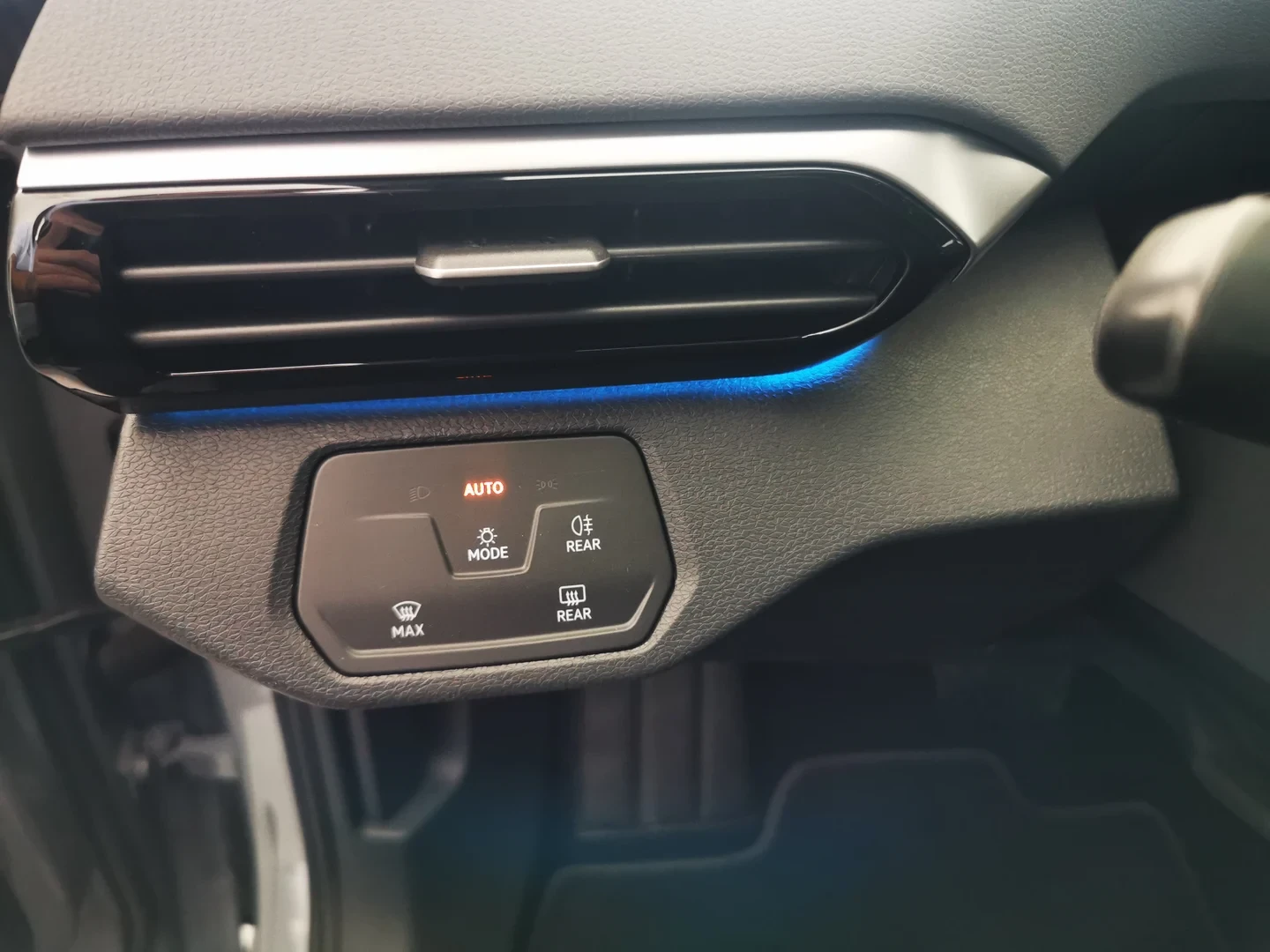 VW ID.4 PureP RWD52 kWh, 125кВт/170к.с./1-ст, снимка 11 - Автомобили и джипове - 54024482