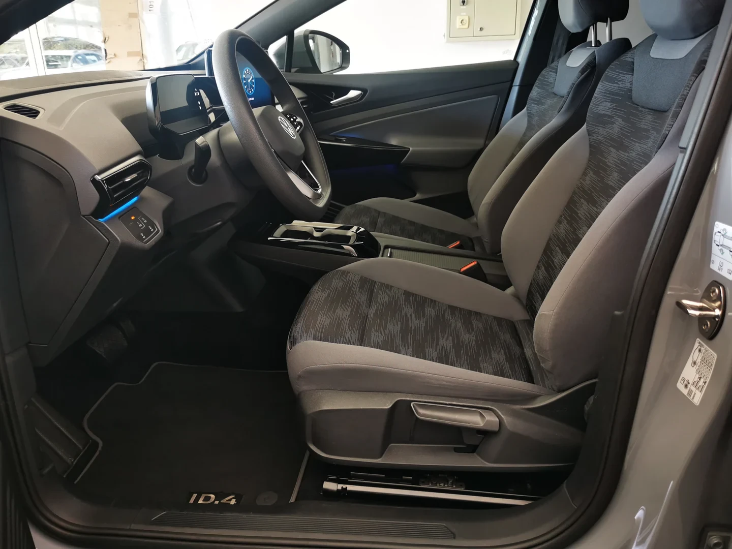 VW ID.4 PureP RWD52 kWh, 125кВт/170к.с./1-ст, снимка 4 - Автомобили и джипове - 54024482