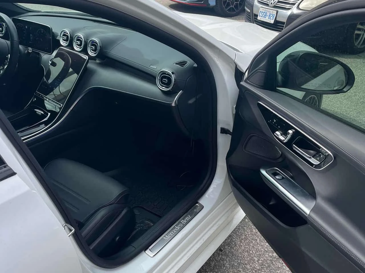 Mercedes-Benz C 300 360 КАМЕРИ| ПАМЕТ| АМБИЕНТ| ПАНОРАМА| CARFAX| , снимка 17 - Автомобили и джипове - 54387806