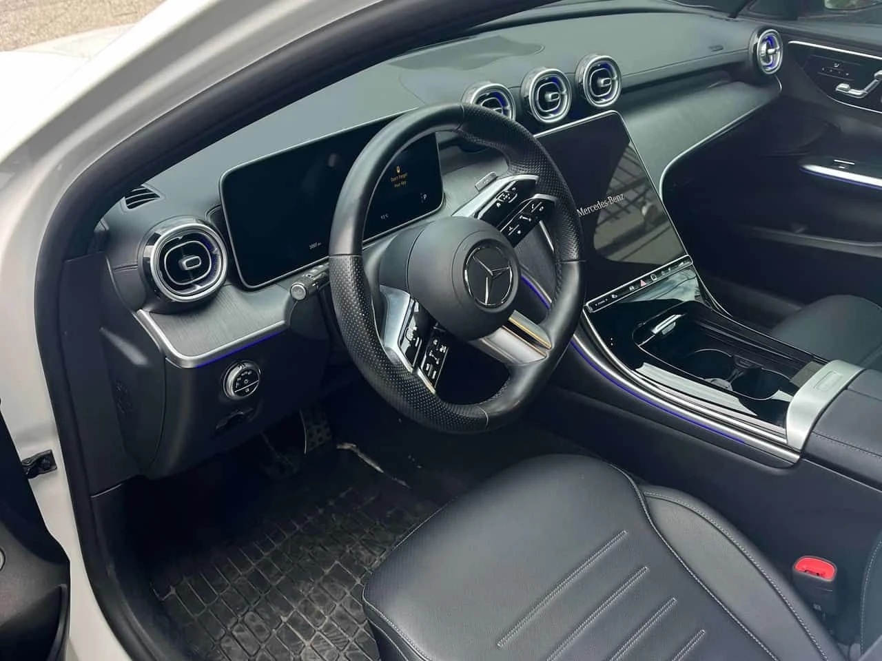 Mercedes-Benz C 300 360 КАМЕРИ| ПАМЕТ| АМБИЕНТ| ПАНОРАМА| CARFAX| , снимка 10 - Автомобили и джипове - 54387806