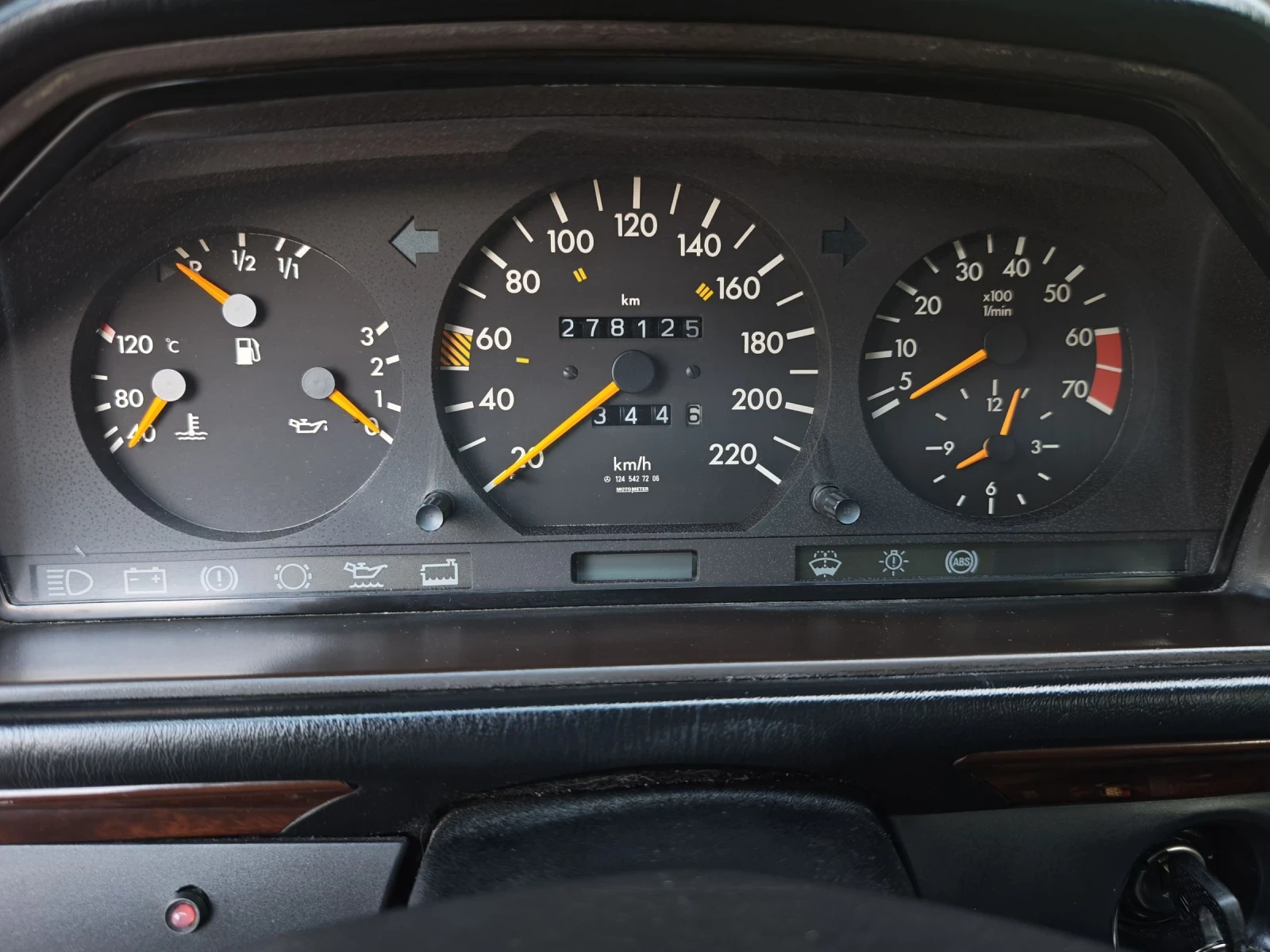 Mercedes-Benz 124 2.0 122 к. с. , снимка 12 - Автомобили и джипове - 54543407