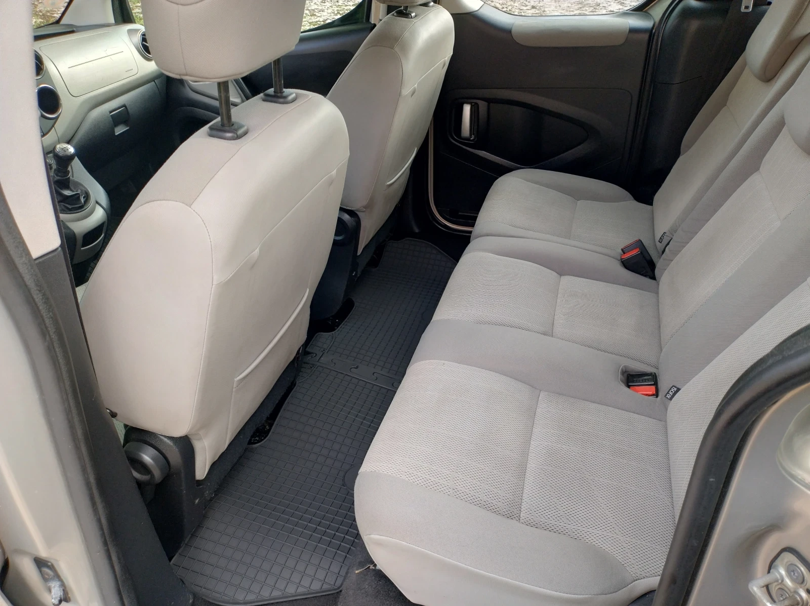 Peugeot Partner 1.6 HDI TEPEE, снимка 12 - Автомобили и джипове - 54598198