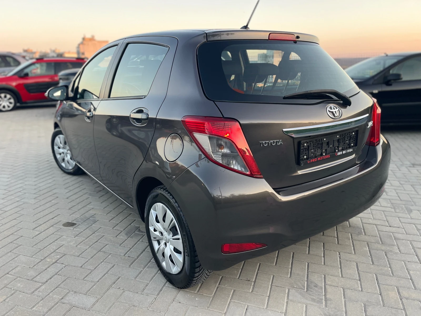 Toyota Yaris, снимка 4 - Автомобили и джипове - 55071497