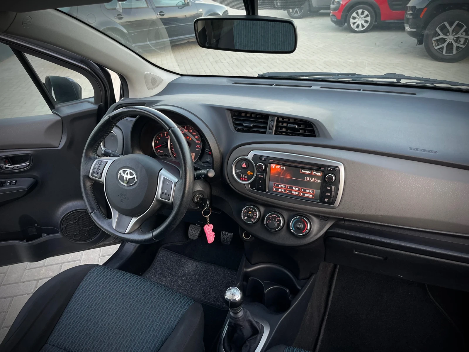 Toyota Yaris, снимка 7 - Автомобили и джипове - 55071497