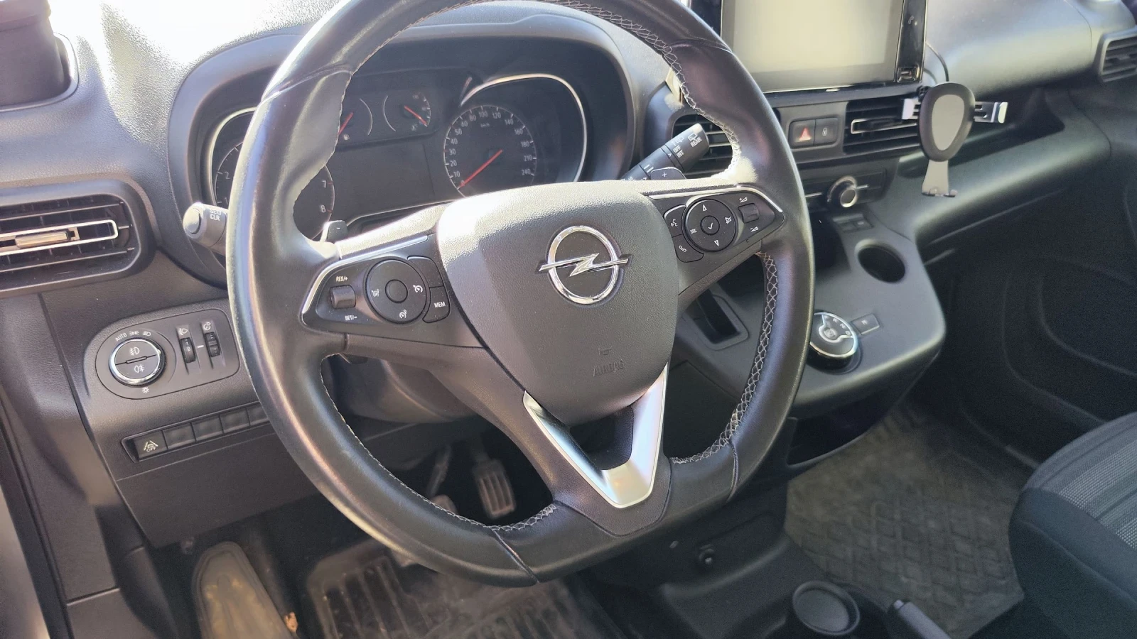 Opel Combo Life, снимка 11 - Автомобили и джипове - 55161442