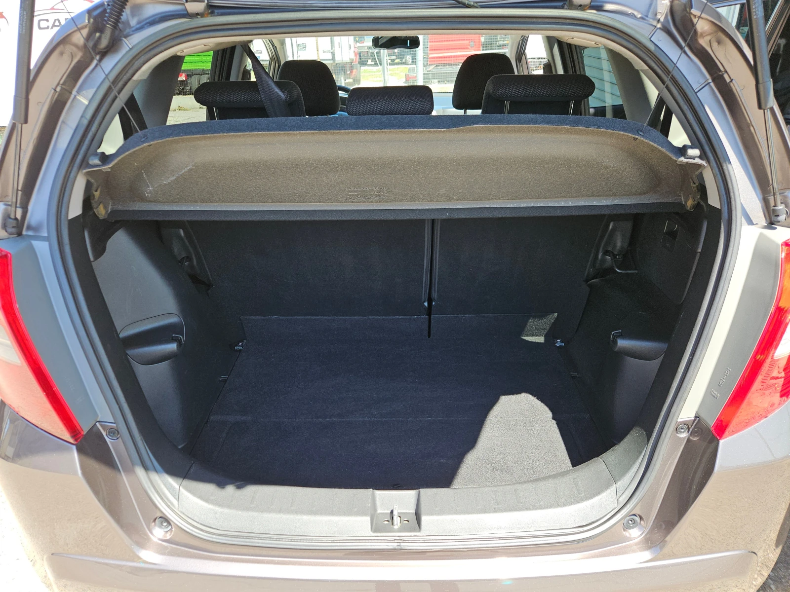 Honda Jazz Facelift/1.4 i-VTEC/100к.с/ACC/NAVI/КАМЕРА/БЛУТУТ, снимка 4 - Автомобили и джипове - 55475276