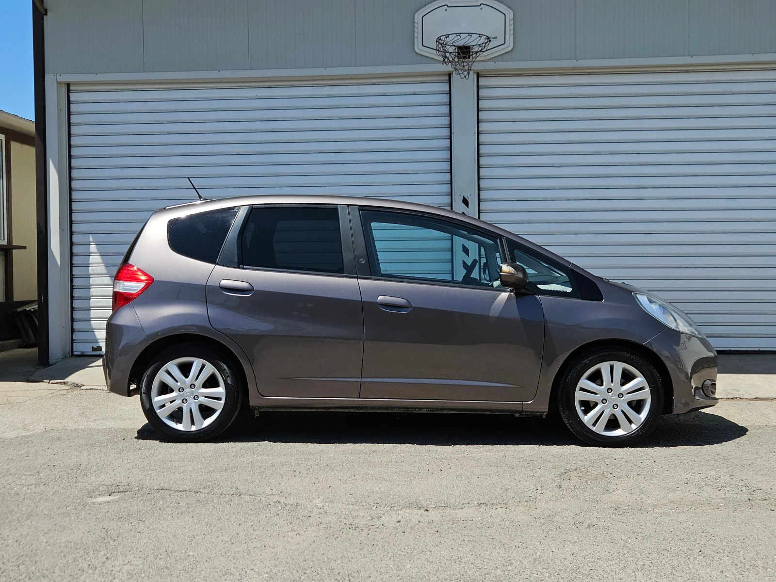 Honda Jazz Facelift/1.4 i-VTEC/100к.с/ACC/NAVI/КАМЕРА/БЛУТУТ, снимка 2 - Автомобили и джипове - 55475276