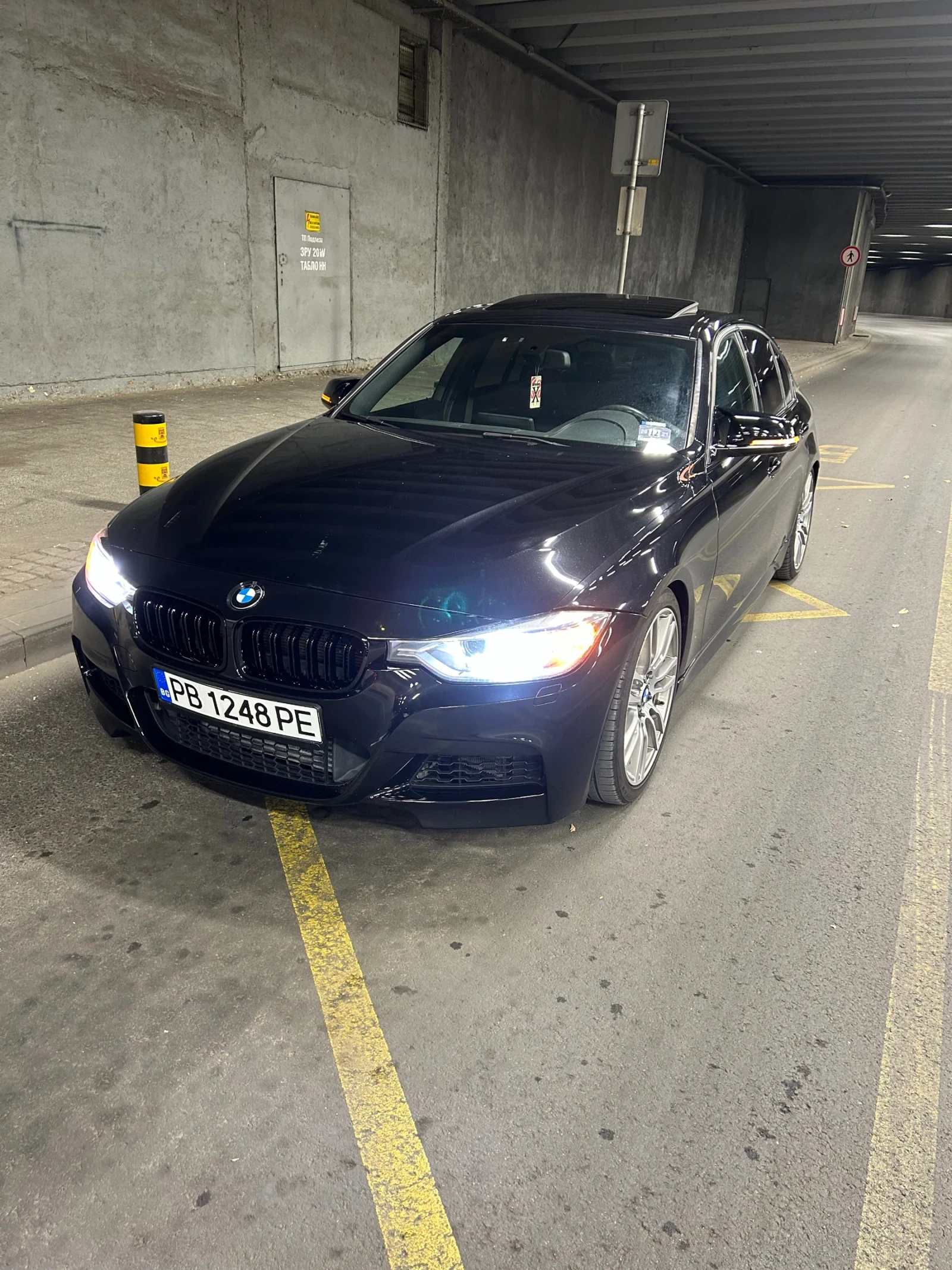 BMW 335 Ръчка задно , снимка 2 - Автомобили и джипове - 55727393