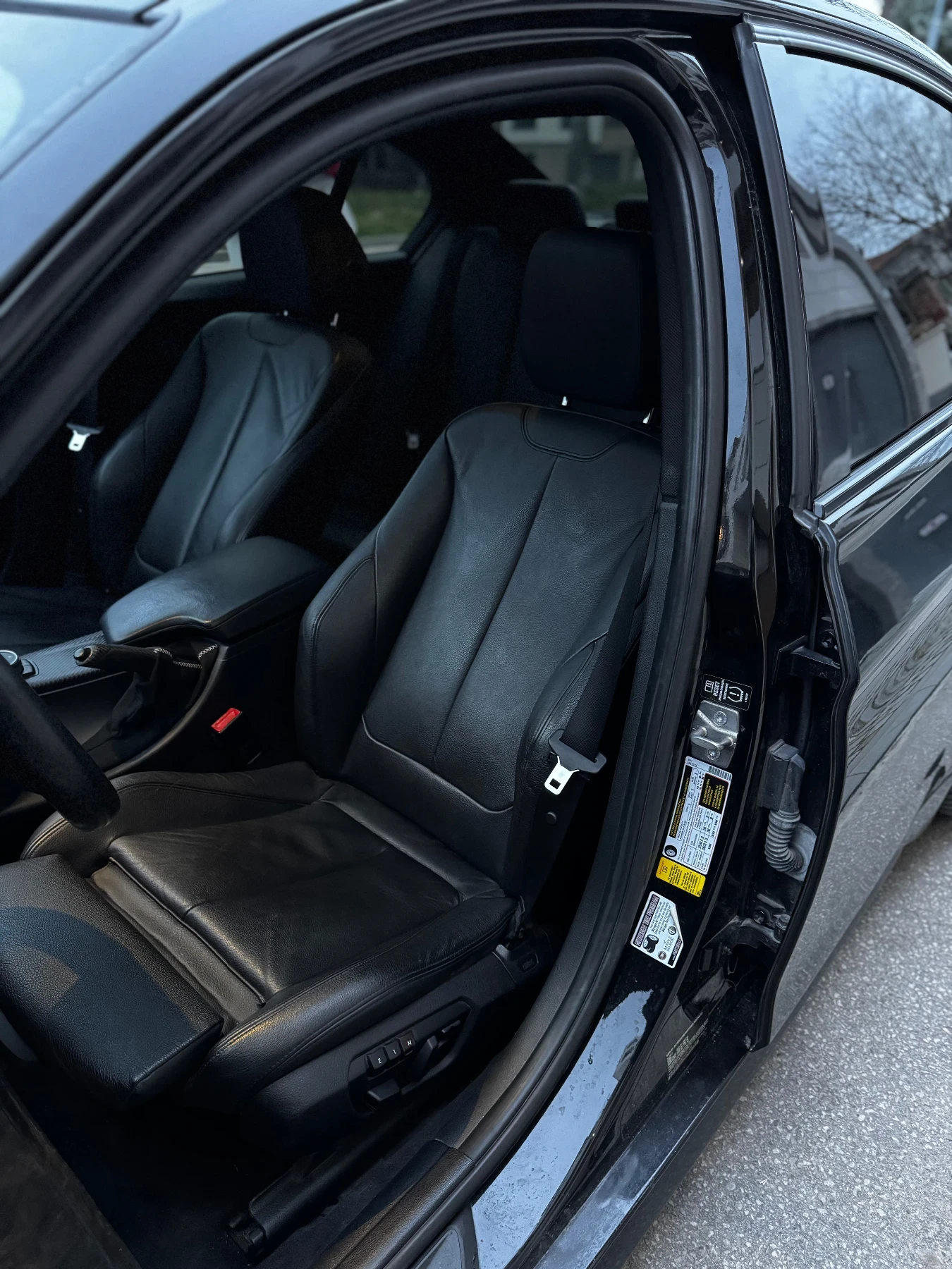 BMW 335 Ръчка задно , снимка 8 - Автомобили и джипове - 55727393