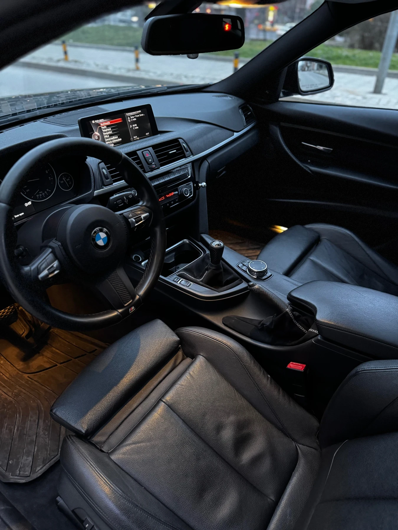 BMW 335 Ръчка задно , снимка 7 - Автомобили и джипове - 55727393