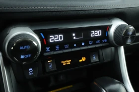 Toyota Rav4 TEAM D* 4x4* PANO* DISTR* KEYLESS* CAMERA* CARPLAY - 69490 лв. - 80532946 10