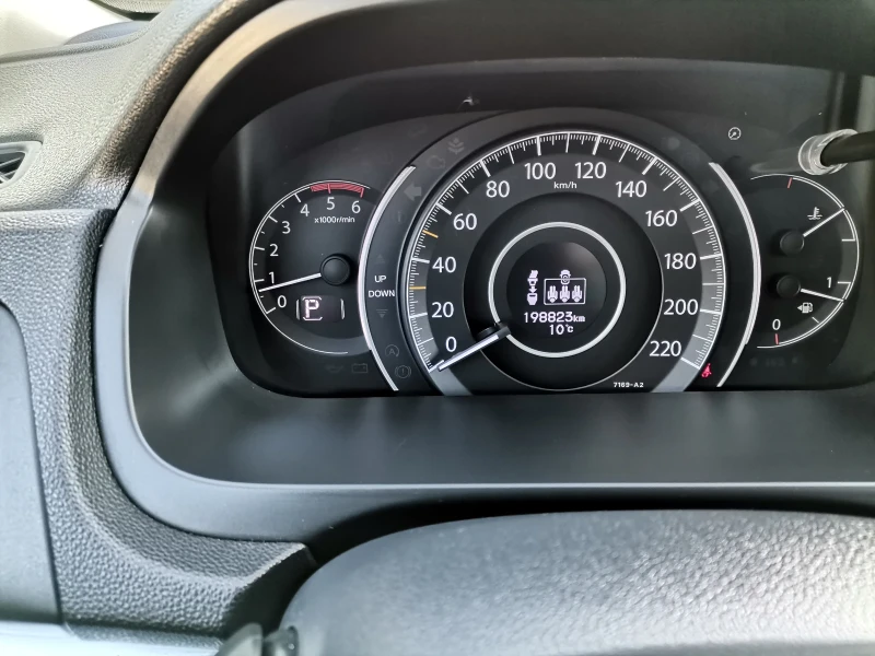 Honda Cr-v 1.6 ШВЕ?ЦАРИЯ /EXECUTIVE /ДИСТРОНИК /ПАНОРАМА , снимка 10 - Автомобили и джипове - 52999079