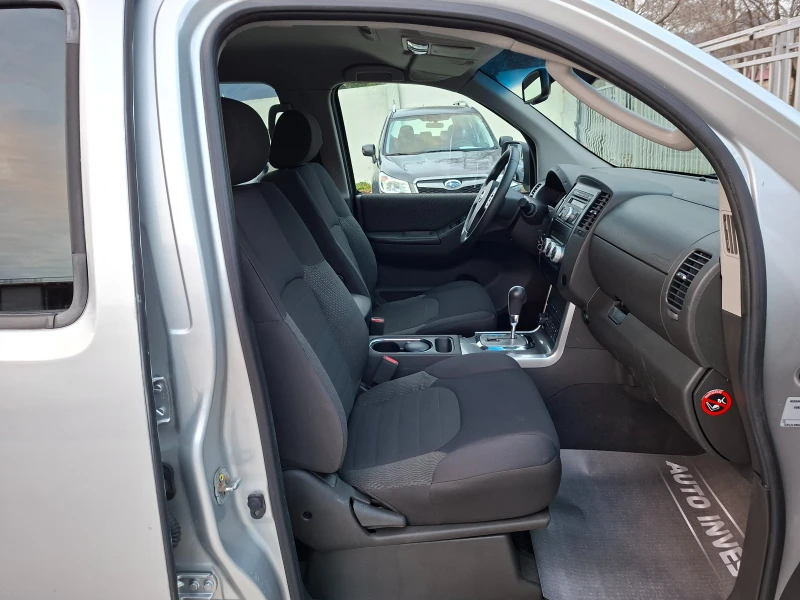 Nissan Navara 2.5/190kc./AVTOMAT, снимка 14 - Автомобили и джипове - 53089711