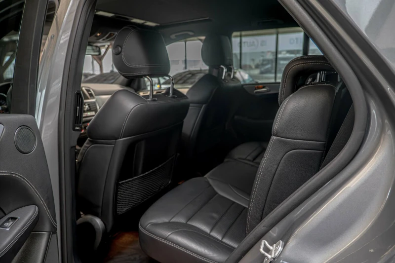 Mercedes-Benz ML 63 AMG 4Matic/Blind Assist/Lane Assist/Ambient/Камера 360, снимка 9 - Автомобили и джипове - 53191011