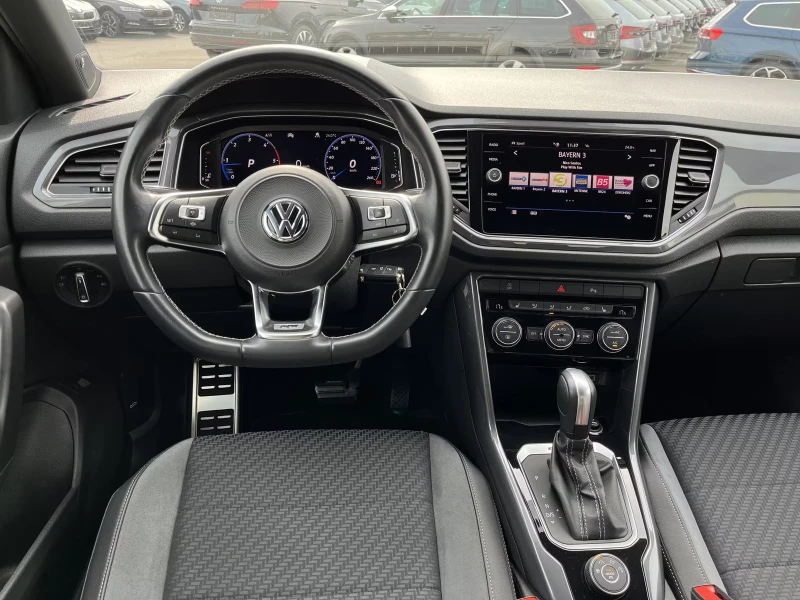 VW T-Roc 2.0TDI/190HP/R-LINE/4MOTION/DSG/AHK/ACC/CPLAY/729g, снимка 11 - Автомобили и джипове - 53270287