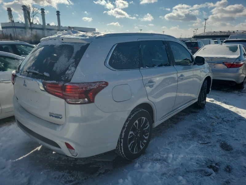 Mitsubishi Outlander * * CARFAX * * АВТО КРЕДИТ * * , снимка 3 - Автомобили и джипове - 53277547