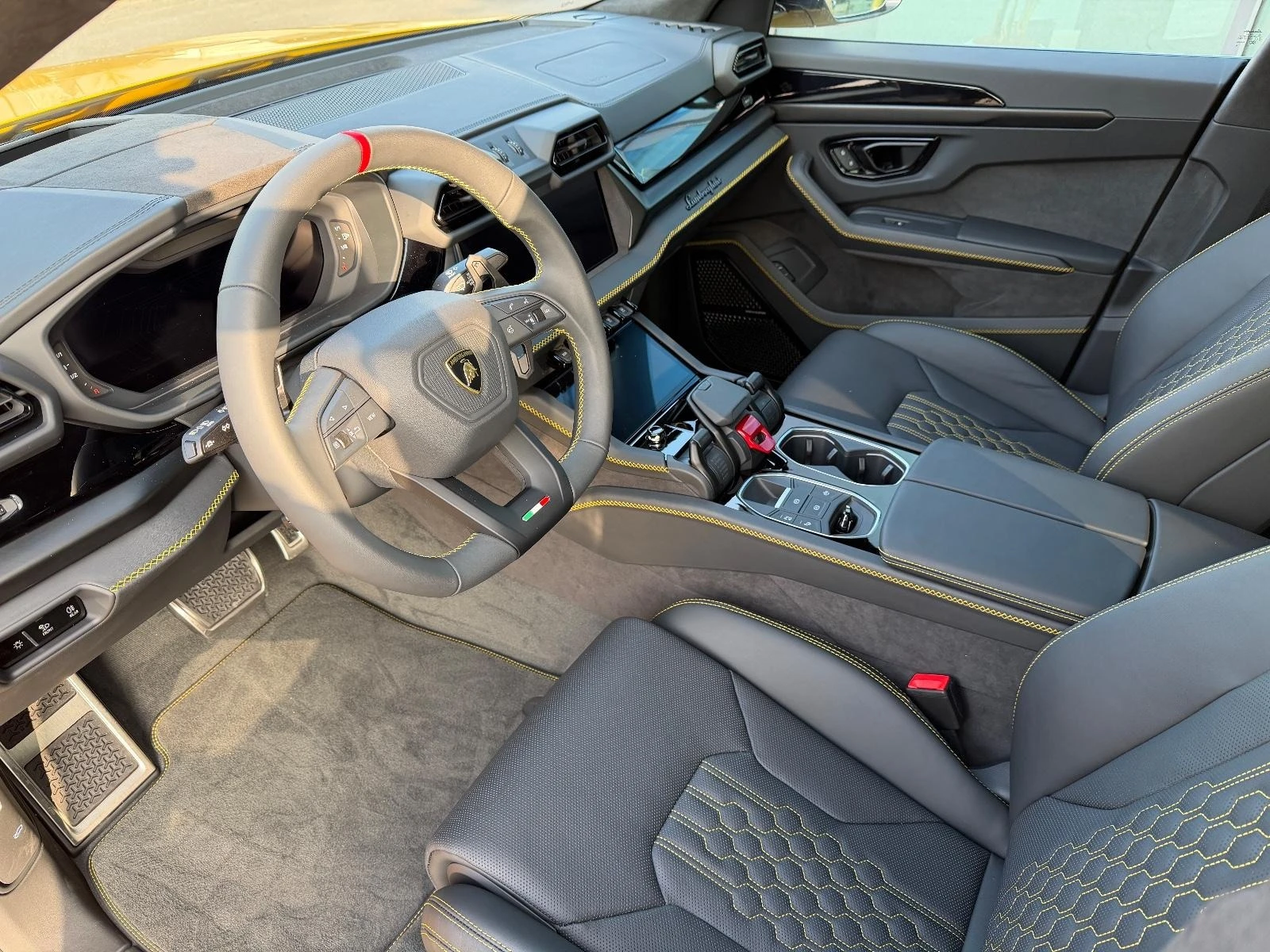 Lamborghini Urus SE HYBRID B&O DARK PAKET KERAMIK PANORAMA - изображение 7