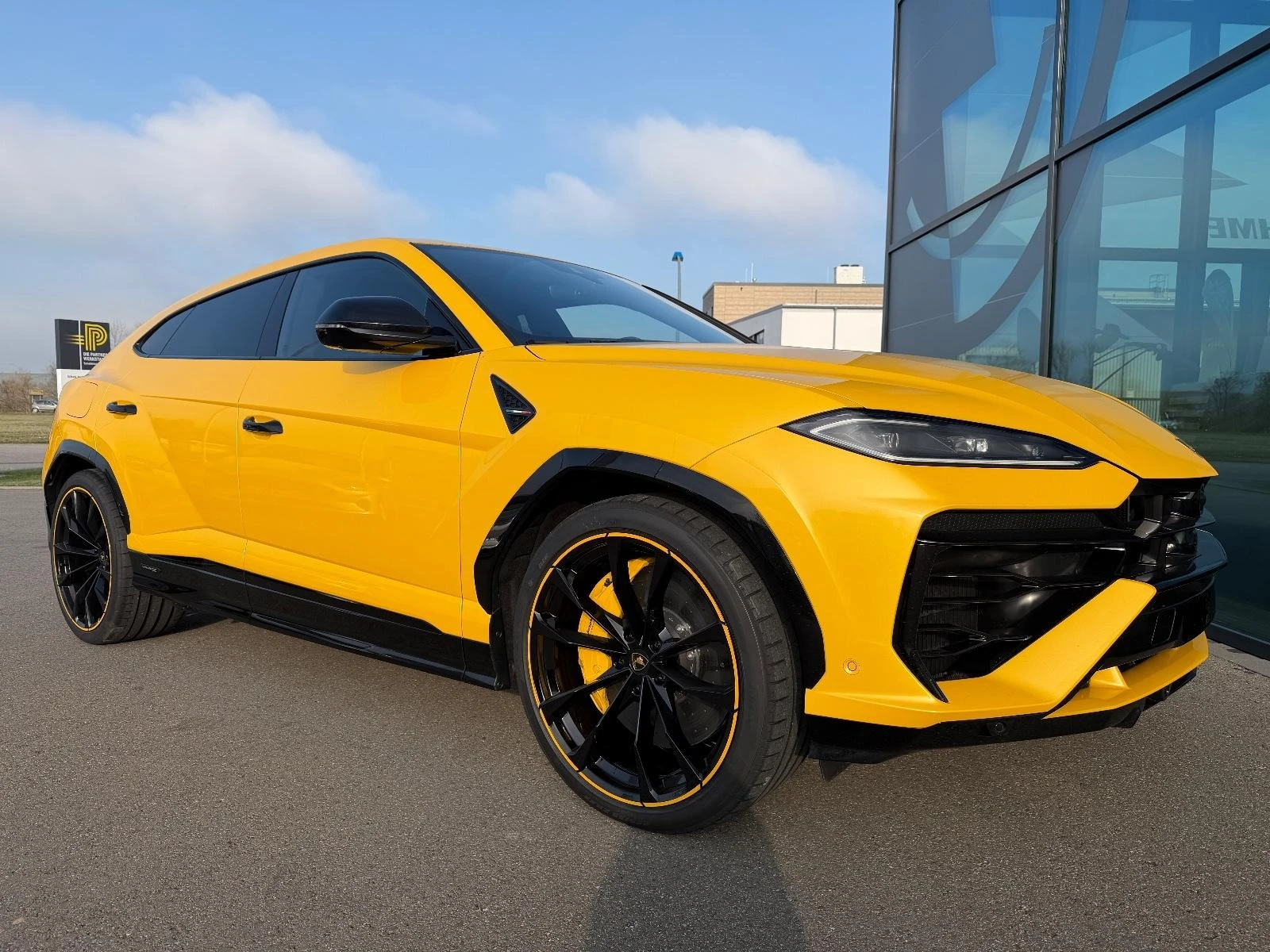 Lamborghini Urus SE HYBRID B&O DARK PAKET KERAMIK PANORAMA - изображение 5