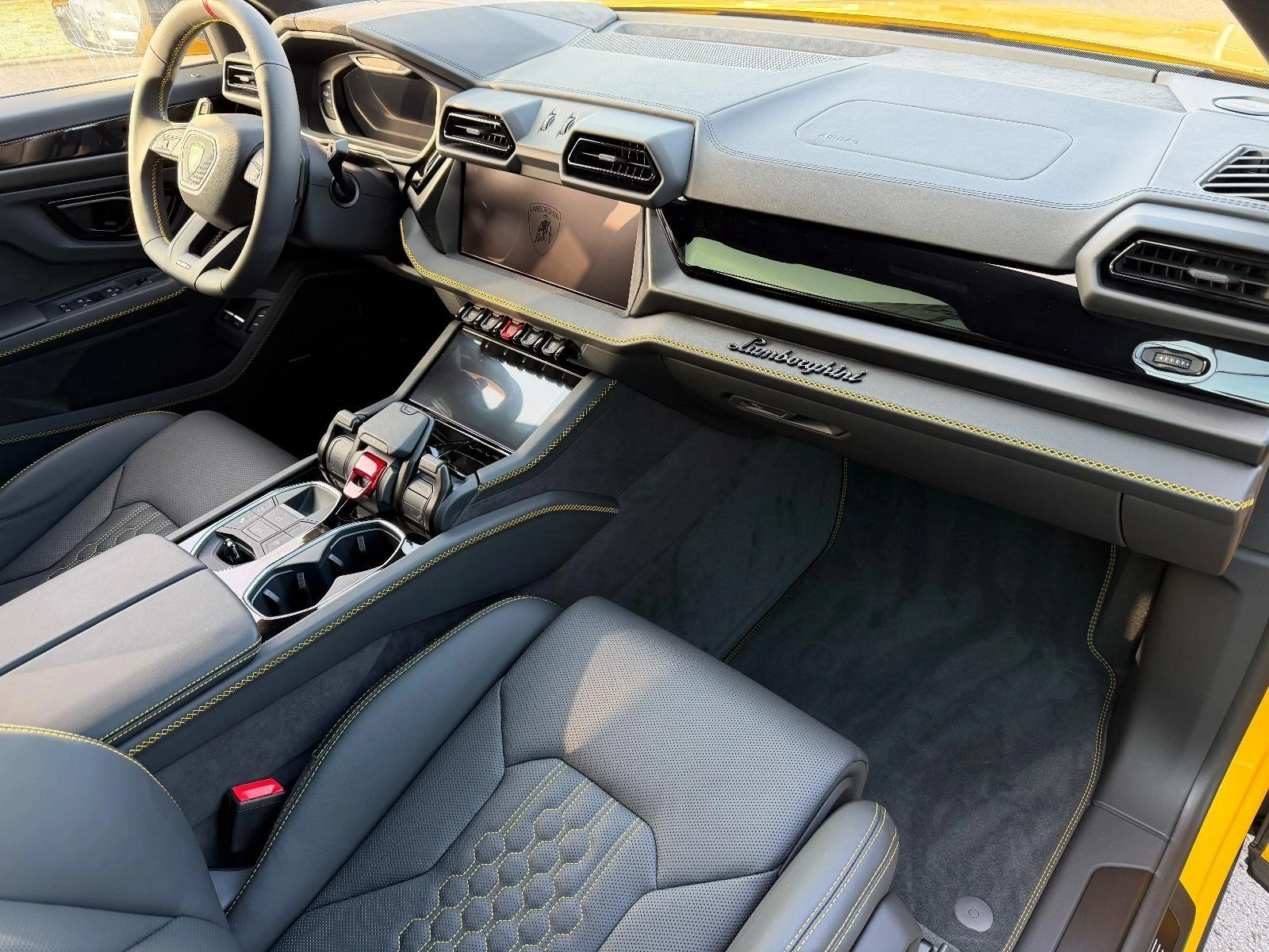 Lamborghini Urus SE HYBRID B&O DARK PAKET KERAMIK PANORAMA - изображение 10