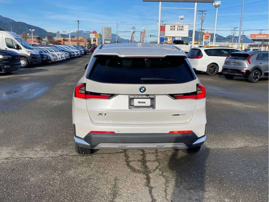 BMW X1 * xDrive28i * ПОДГРЕВИ * КАРПЛЕЙ * ПАМЕТ * КАМЕРА, снимка 17 - Автомобили и джипове - 54047332