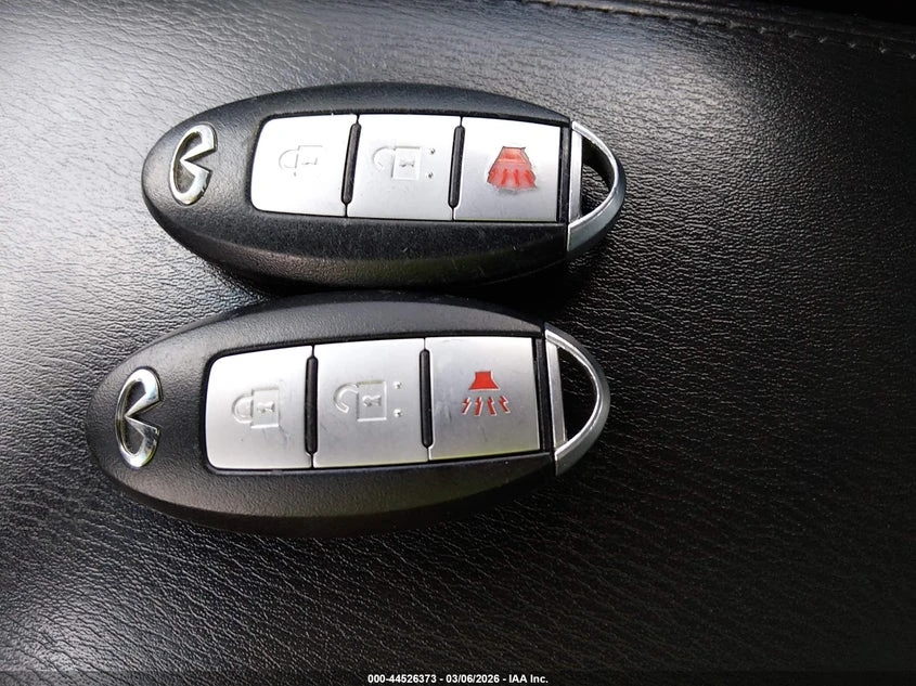 Infiniti QX50 3.7l, снимка 11 - Автомобили и джипове - 54141585