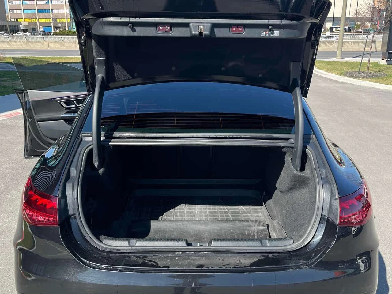 Mercedes-Benz EQE * AMG * 2 КЛЮЧА* PANO* KEYLESS* ПОДГРЕВ* , снимка 13 - Автомобили и джипове - 54400951