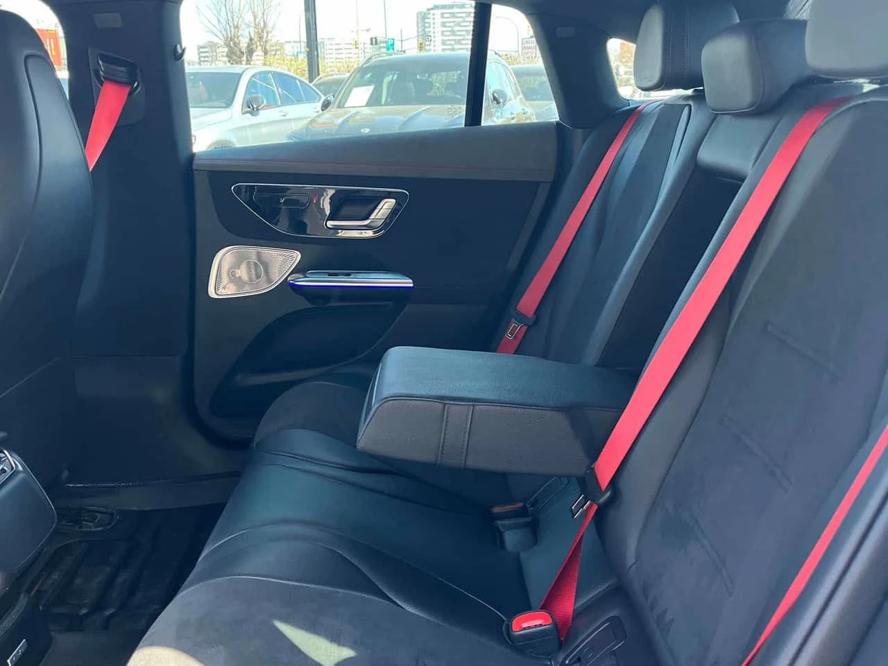 Mercedes-Benz EQE * AMG * 2 КЛЮЧА* PANO* KEYLESS* ПОДГРЕВ* , снимка 11 - Автомобили и джипове - 54400951