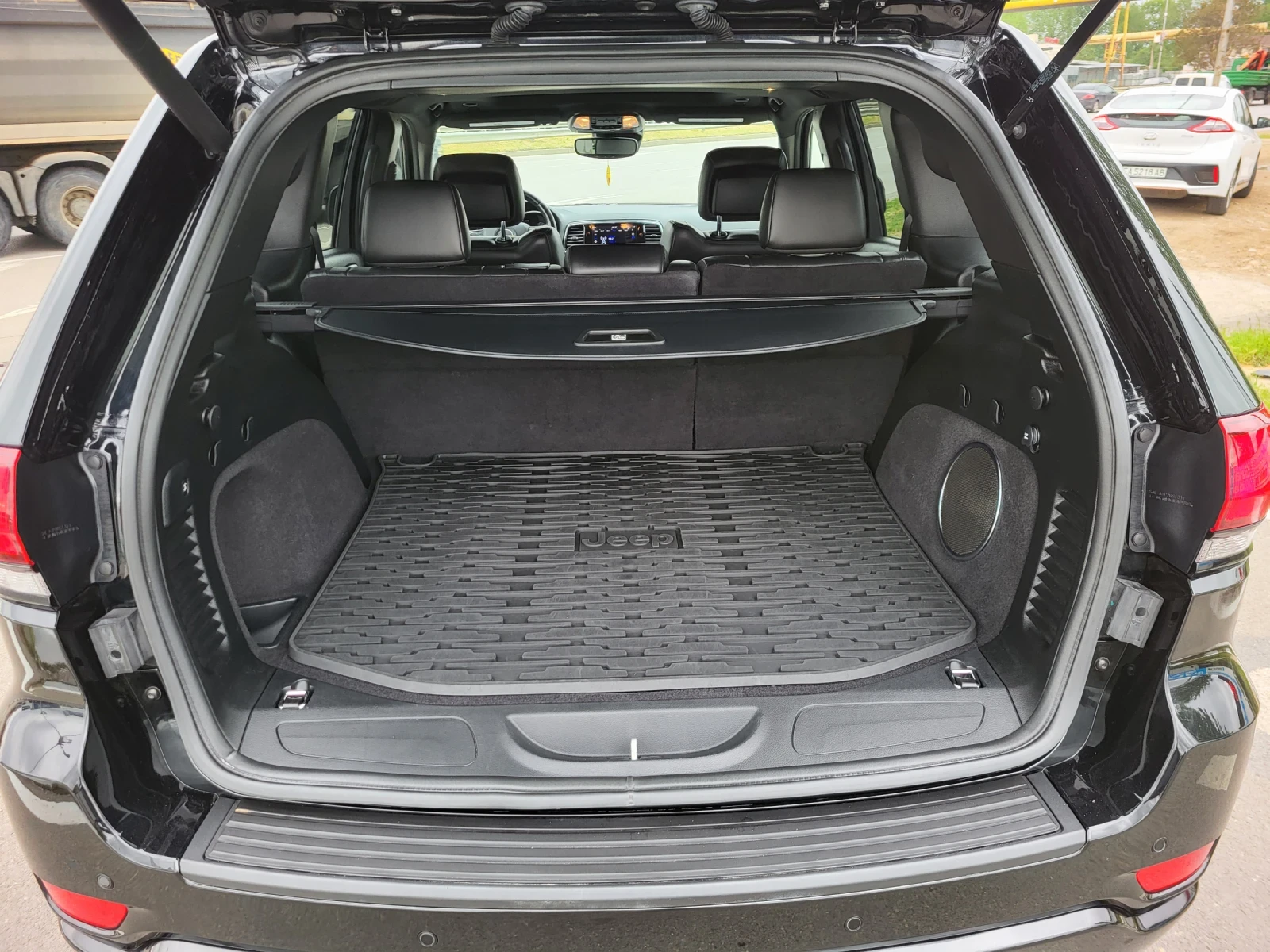 Jeep Grand cherokee 3.6 V6 300 KC 4X4, снимка 13 - Автомобили и джипове - 54589803