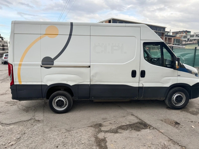 Iveco Daily Собствен Лизинг-3.0i 136hp-Klima-2019г-евро 6, снимка 3 - Бусове и автобуси - 44516140